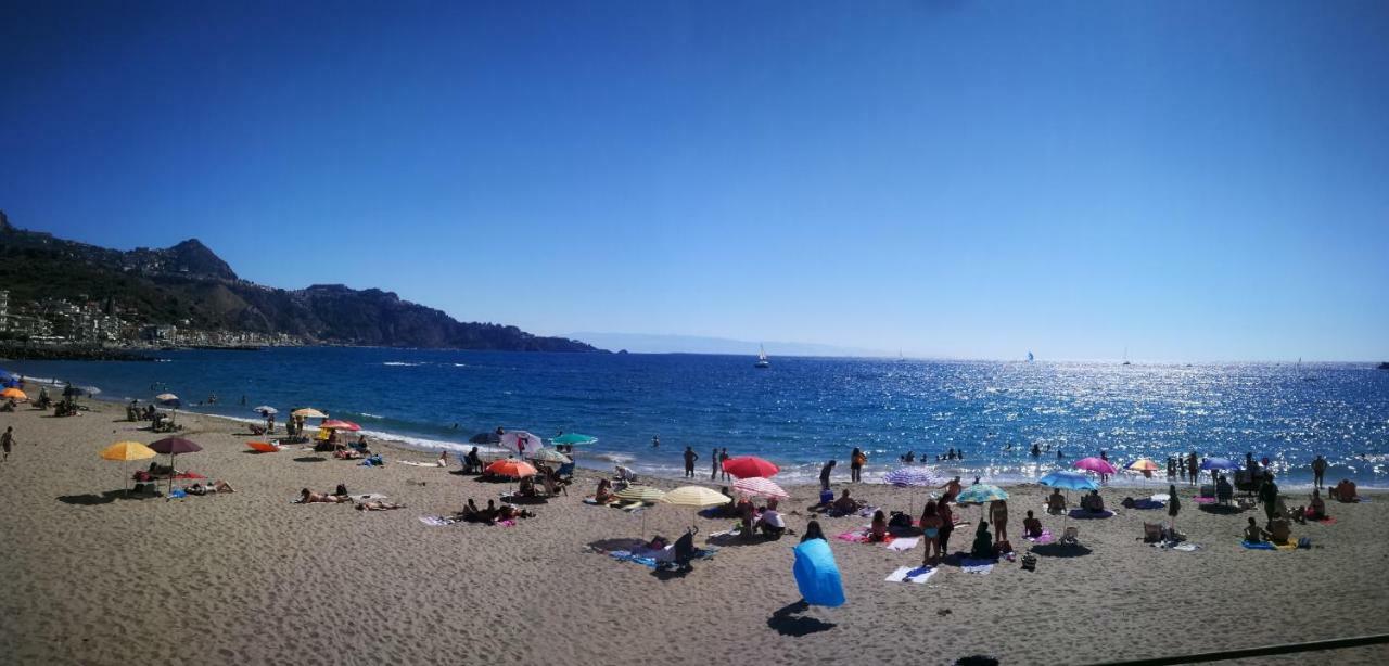 Lolita Holidays Giardini Naxos Exteriér fotografie